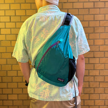 画像をギャラリービューアに読み込む, 2013 PATAGONIA “LIGHTWEIGHT TRAVEL SLING BAG”