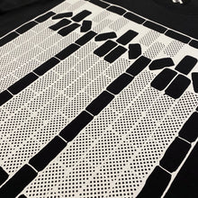 画像をギャラリービューアに読み込む, THE TRILOGY TAPES / TETRIS TEETH T-SHIRT