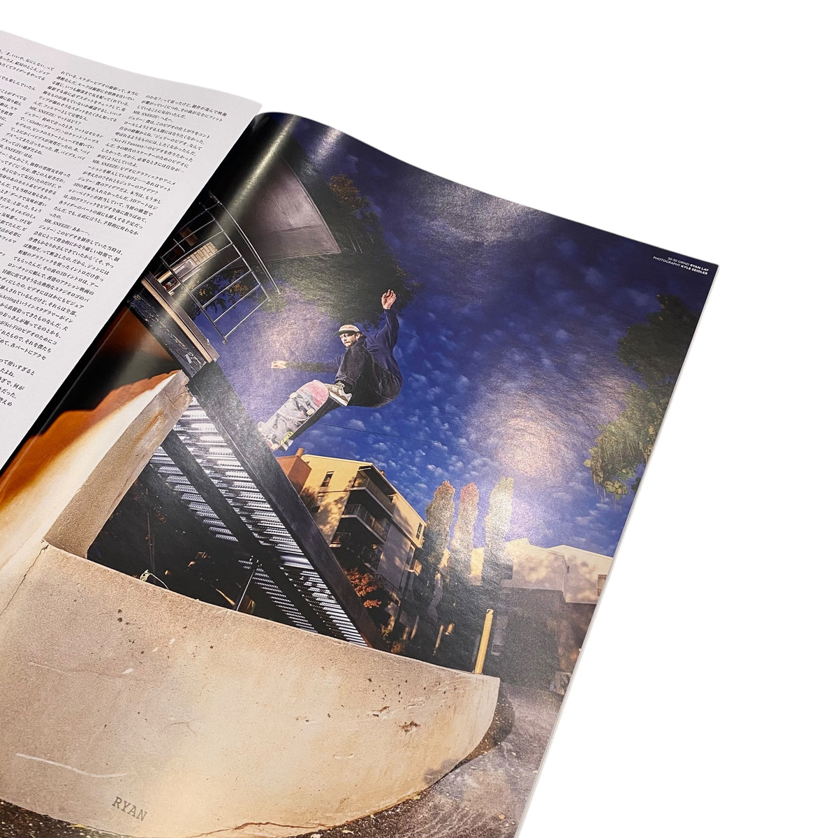 SNEEZE MAGAZINE / SNEEZE N°66 HOLIDAY 2025 “THE SCI-FI FANTASY