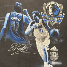 画像をギャラリービューアに読み込む, 2011 ADIDAS DALLAS MAVERICKS “DIRK NOWITZKI” S/S TEE
