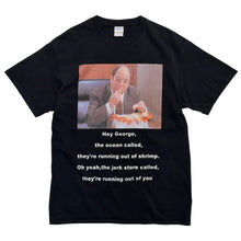 画像をギャラリービューアに読み込む, SEINFELD “GEORGE” S/S TEE

