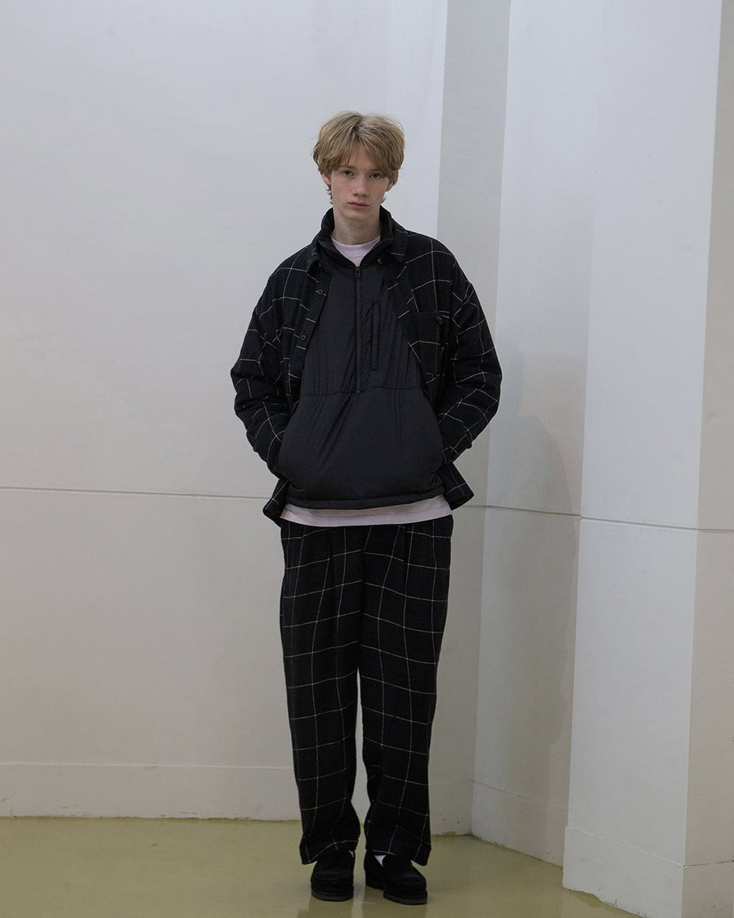 WONDERLAND / BROKEN CHECK PANTS
