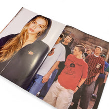 画像をギャラリービューアに読み込む, SNEEZE MAGAZINE / SNEEZE N°63 “THE HEAVY LIES THE CROWN ISSUE”
